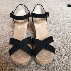 toms size 7.5 black wedges